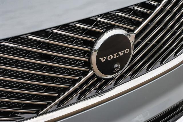 2026 Volvo XC90 Plus, B5 AWD Gas (mild hybrid), Gasoline, Bright, 7 Seats