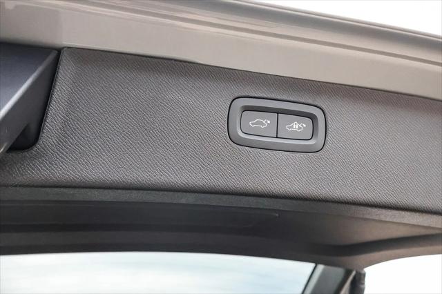 2026 Volvo XC90 Plus, B5 AWD Gas (mild hybrid), Gasoline, Bright, 7 Seats