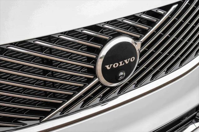 2026 Volvo XC90 Ultra, B6 AWD Gas (mild hybrid), Gasoline, Bright, 7 Seats