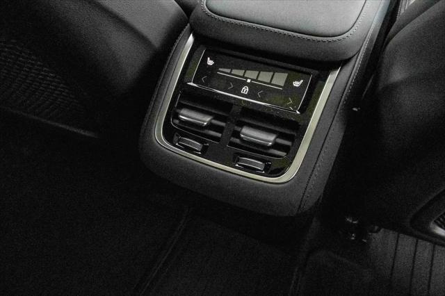 2026 Volvo XC90 Ultra, B6 AWD Gas (mild hybrid), Gasoline, Bright, 7 Seats