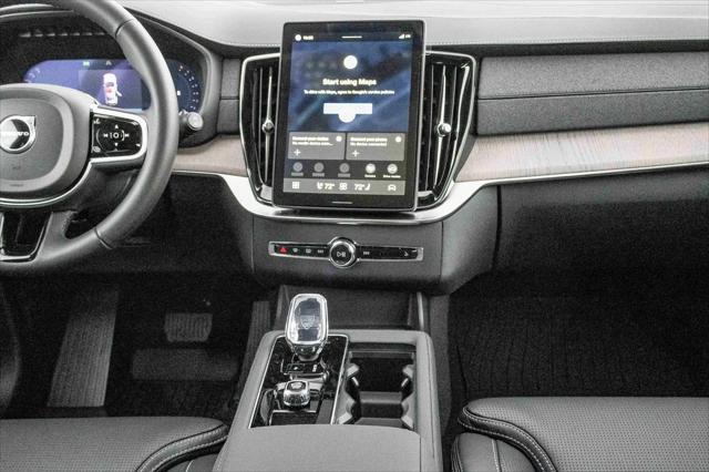2026 Volvo XC90 Ultra, B6 AWD Gas (mild hybrid), Gasoline, Bright, 7 Seats
