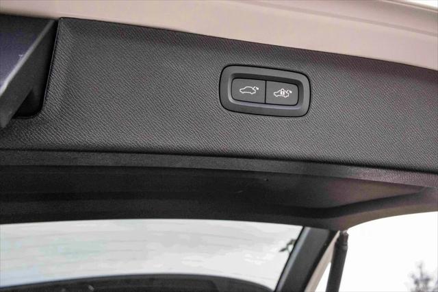2026 Volvo XC90 Ultra, B6 AWD Gas (mild hybrid), Gasoline, Bright, 7 Seats