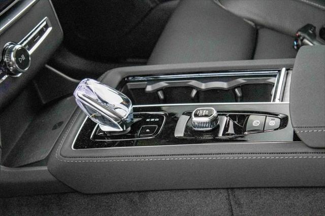 2026 Volvo XC90 Ultra, B6 AWD Gas (mild hybrid), Gasoline, Bright, 7 Seats