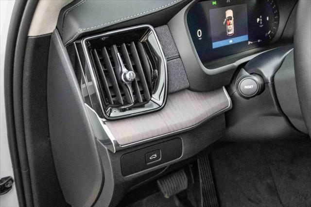 2026 Volvo XC90 Ultra, B6 AWD Gas (mild hybrid), Gasoline, Bright, 7 Seats