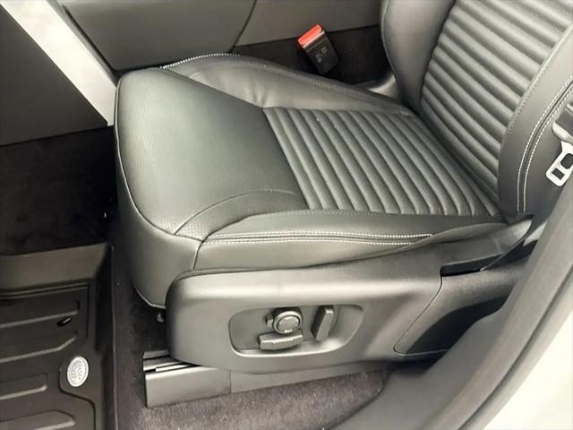 2026 Land Rover Discovery S