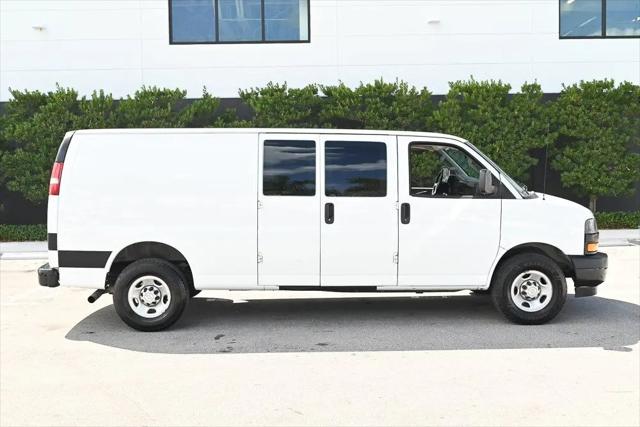 2022 Chevrolet Express Cargo Van RWD 3500 Extended Wheelbase WT
