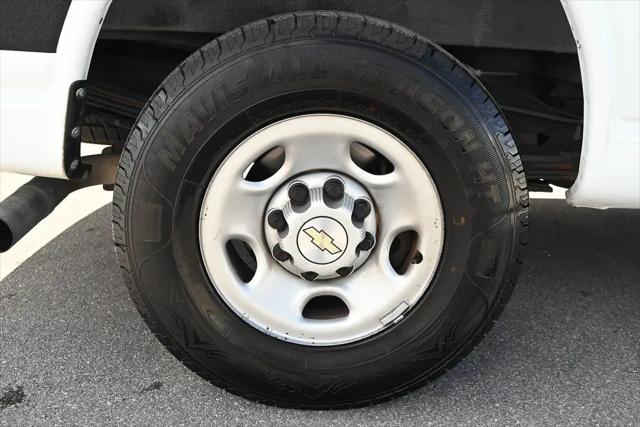 2022 Chevrolet Express Cargo Van RWD 3500 Extended Wheelbase WT