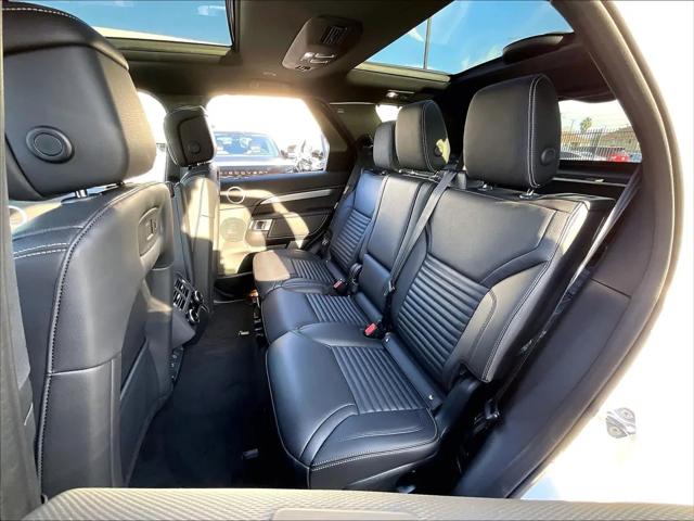 2026 Land Rover Discovery Gemini Edition