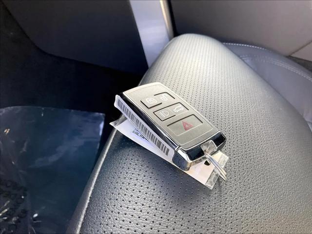 2026 Land Rover Discovery Gemini Edition