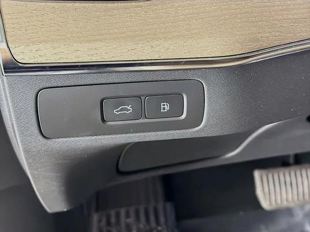 2026 Volvo XC90 Plug-In Hybrid Ultra, T8 AWD, Electric/Gasoline, Bright, 7 Seats
