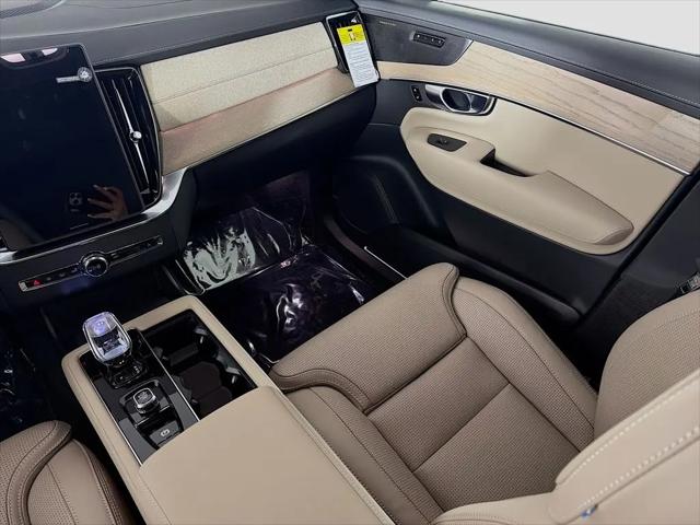 2026 Volvo XC90 Plug-In Hybrid Ultra, T8 AWD, Electric/Gasoline, Bright, 7 Seats