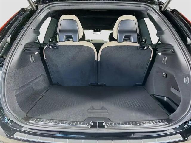 2026 Volvo XC90 Plug-In Hybrid Ultra, T8 AWD, Electric/Gasoline, Bright, 7 Seats