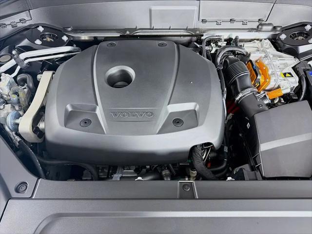 2026 Volvo XC90 Plug-In Hybrid Ultra, T8 AWD, Electric/Gasoline, Bright, 7 Seats