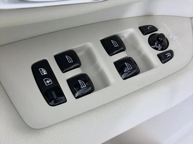 2026 Volvo XC90 Plug-In Hybrid Ultra, T8 AWD, Electric/Gasoline, Bright, 7 Seats