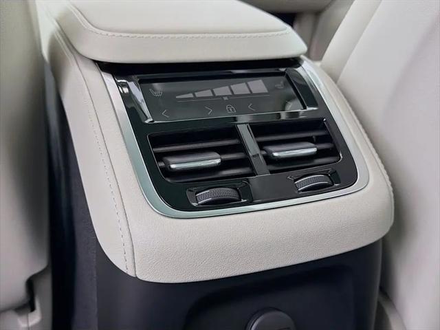 2026 Volvo XC90 Plug-In Hybrid Ultra, T8 AWD, Electric/Gasoline, Bright, 7 Seats