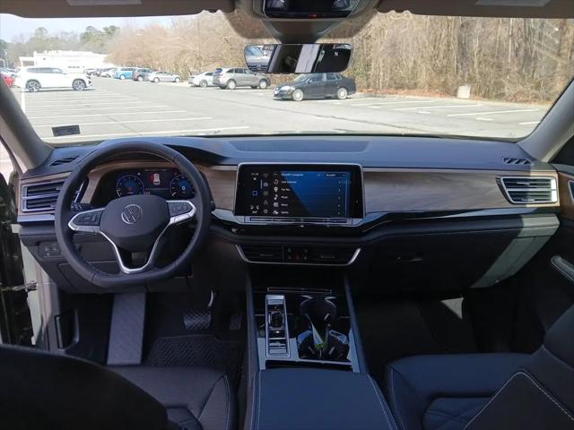 2026 Volkswagen Atlas SE with Technology