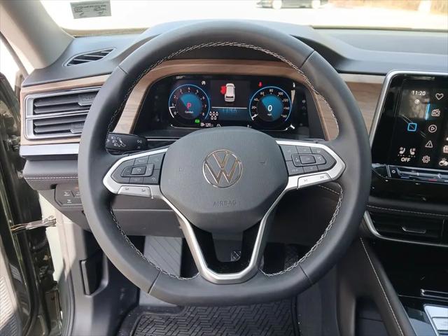 2026 Volkswagen Atlas SE with Technology