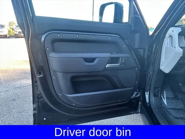 2025 Land Rover Defender 110 P300