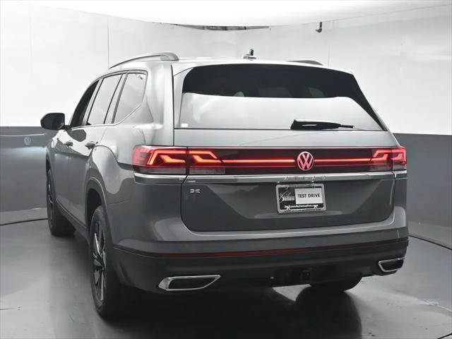 2026 Volkswagen Atlas SE with Technology