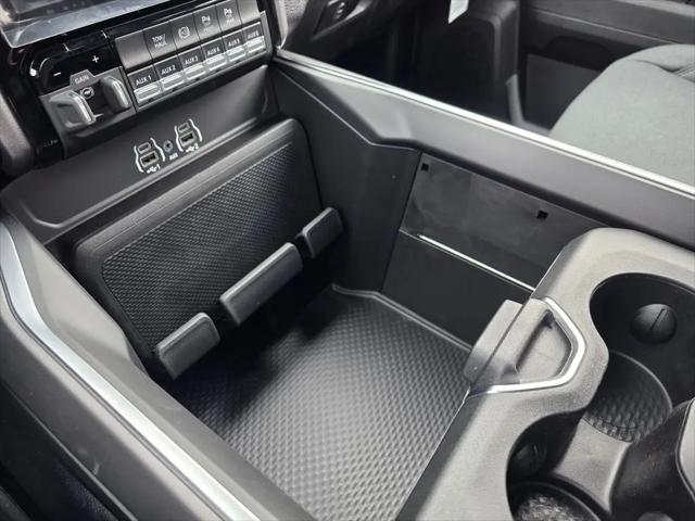 2026 Ram 3500 Big Horn Crew Cab 4x4 8' Box
