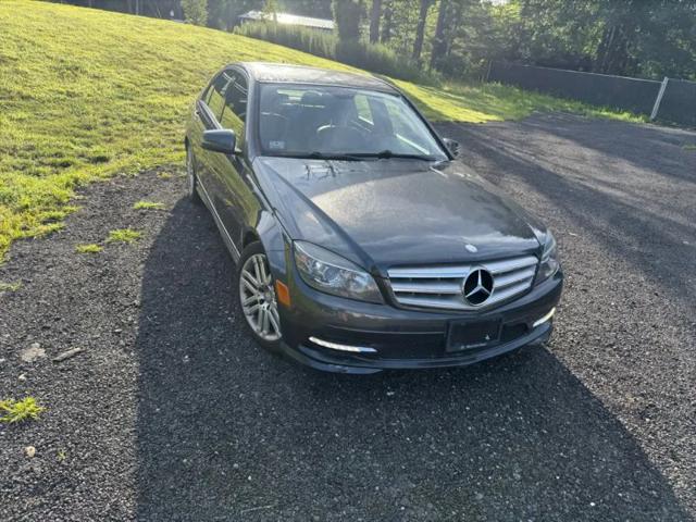 2011 Mercedes-Benz C-CLASS C 300 Luxury 4MATIC