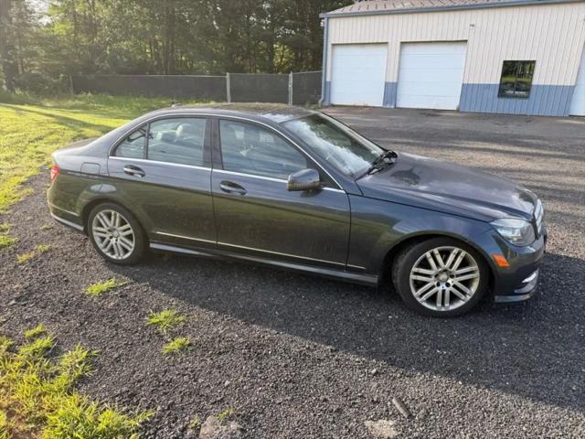2011 Mercedes-Benz C-CLASS C 300 Luxury 4MATIC