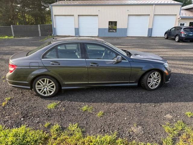 2011 Mercedes-Benz C-CLASS C 300 Luxury 4MATIC