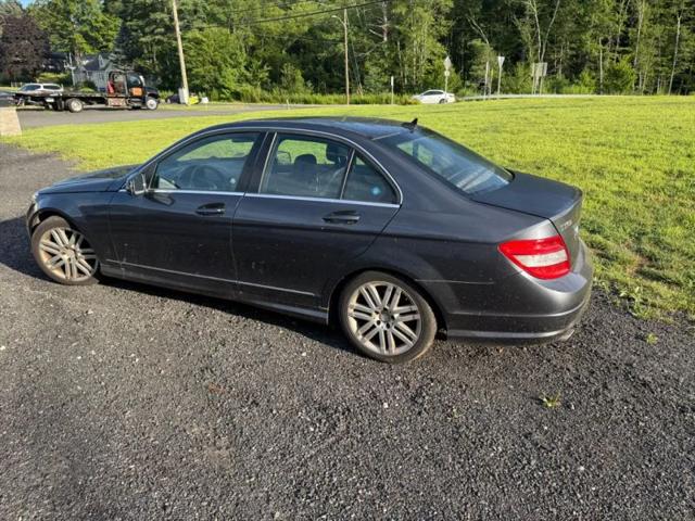 2011 Mercedes-Benz C-CLASS C 300 Luxury 4MATIC