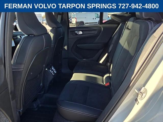 2026 Volvo XC40 Black Edition Ultra, B5 AWD Gas (mild hybrid)