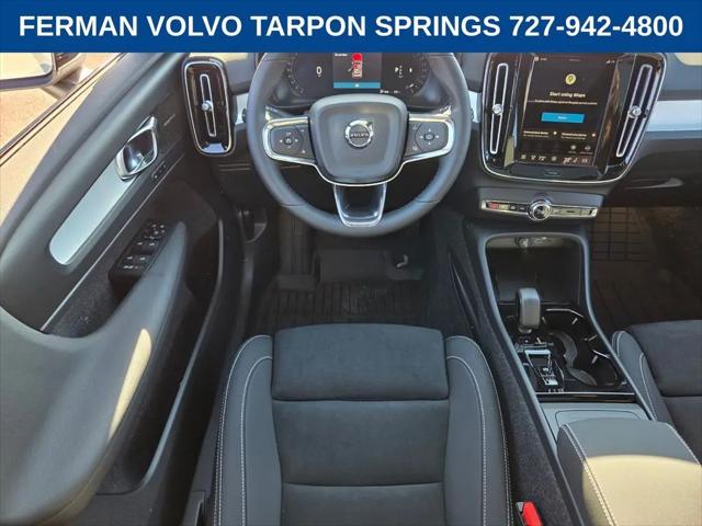 2026 Volvo XC40 Black Edition Ultra, B5 AWD Gas (mild hybrid)