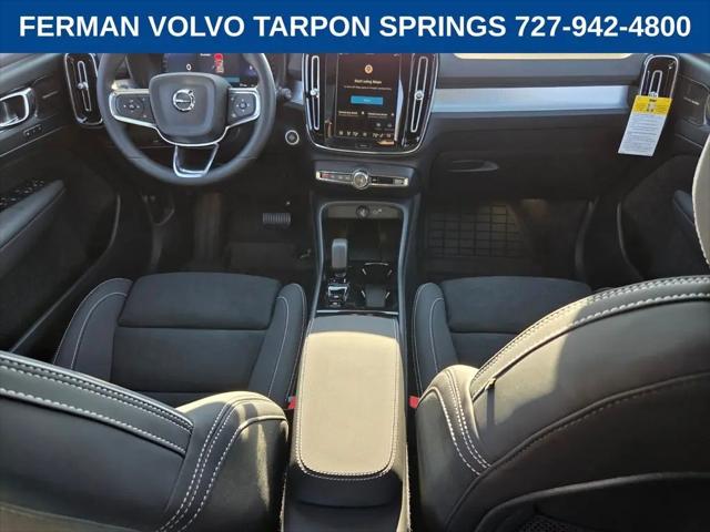 2026 Volvo XC40 Black Edition Ultra, B5 AWD Gas (mild hybrid)