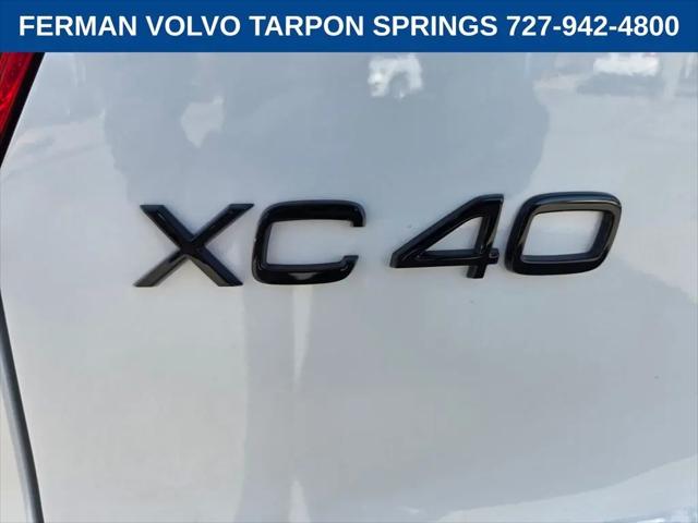 2026 Volvo XC40 Black Edition Ultra, B5 AWD Gas (mild hybrid)