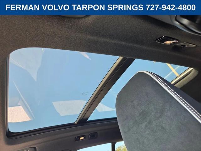2026 Volvo XC40 Black Edition Ultra, B5 AWD Gas (mild hybrid)