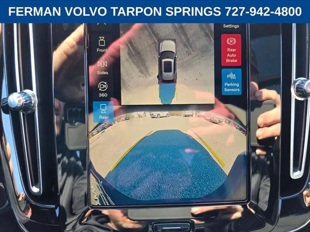 2026 Volvo XC40 Black Edition Ultra, B5 AWD Gas (mild hybrid)