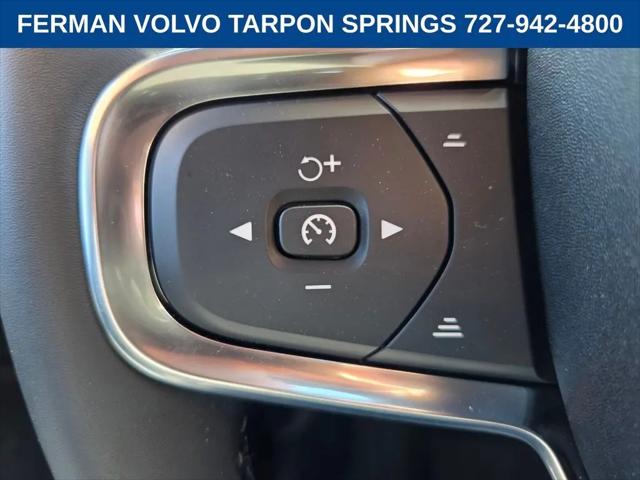 2026 Volvo XC40 Black Edition Ultra, B5 AWD Gas (mild hybrid)