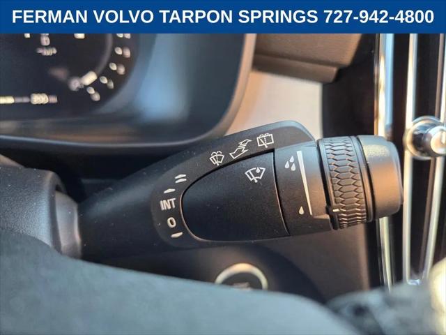 2026 Volvo XC40 Black Edition Ultra, B5 AWD Gas (mild hybrid)