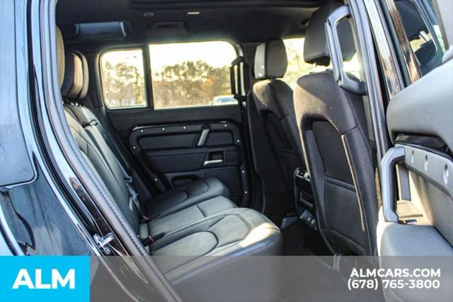 2025 Land Rover Defender 110 P300