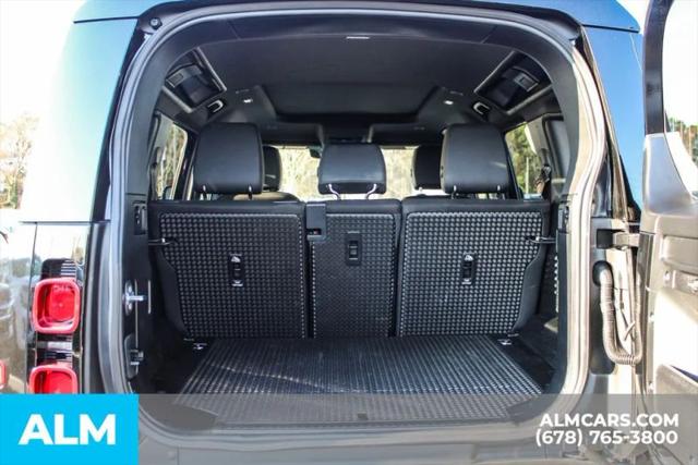 2025 Land Rover Defender 110 P300