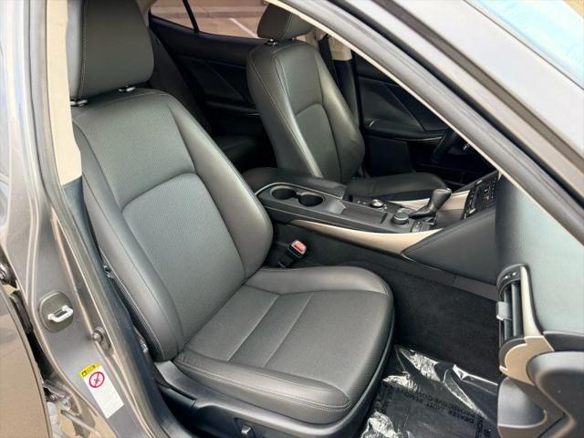 2019 Lexus IS 300 300