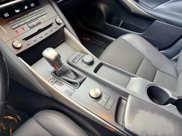 2019 Lexus IS 300 300