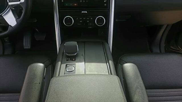 2024 Land Rover Discovery P300 S