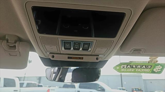 2024 Land Rover Discovery P300 S
