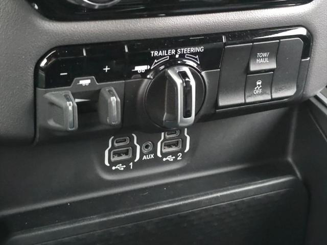 2022 Ram 1500 Big Horn Crew Cab 4x4 5'7" Box