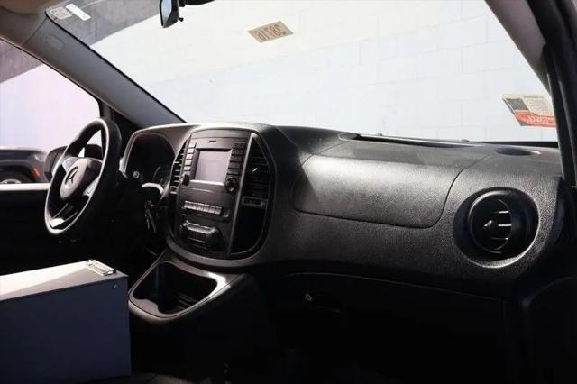 2017 Mercedes-Benz Metris Standard