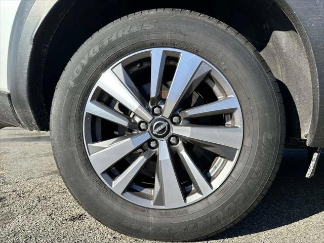 2023 Nissan Pathfinder SL 4WD