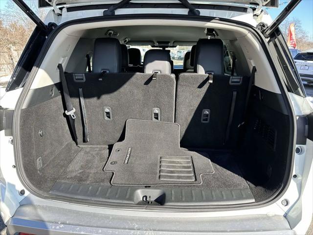 2023 Nissan Pathfinder SL 4WD