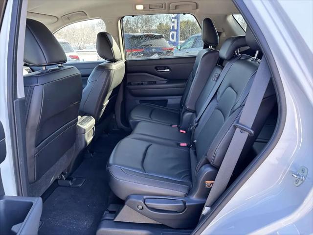 2023 Nissan Pathfinder SL 4WD