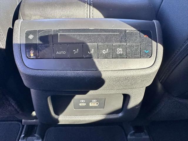 2023 Nissan Pathfinder SL 4WD