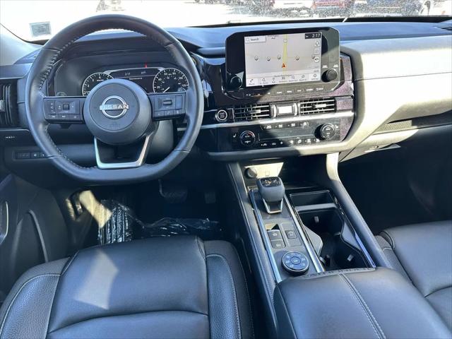2023 Nissan Pathfinder SL 4WD