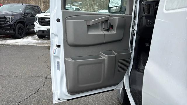 2025 Chevrolet Express Cargo Van RWD 2500 Extended Wheelbase WT